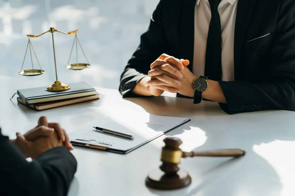 Services notariaux à Toulon : expertise et innovation